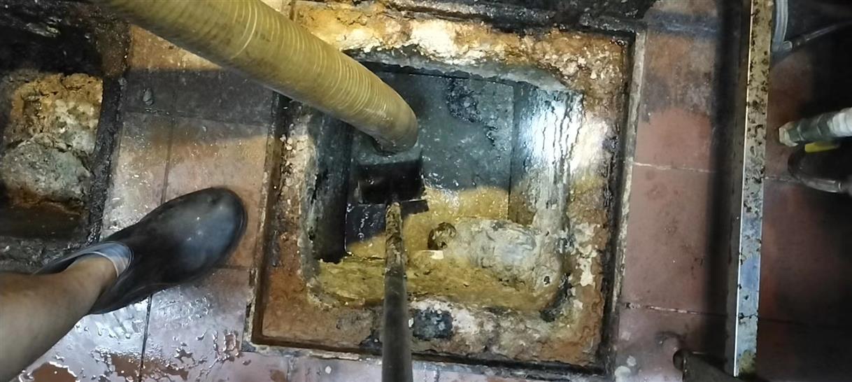 杭锦后污水池清理一般都有毒气，怎么预防中毒呢？
