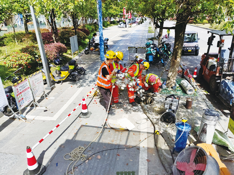 杭锦后UV-CIPP紫外光固化修复